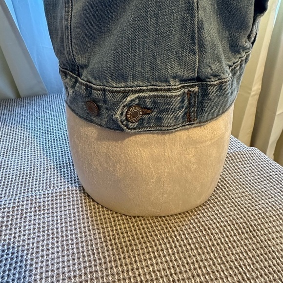 Aeropostale Brand Blue Denim Distressed Cropped Jacket Size Medium - Picture 6 of 8